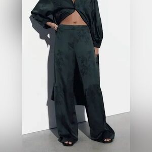 NWOT Zara embroidered trousers